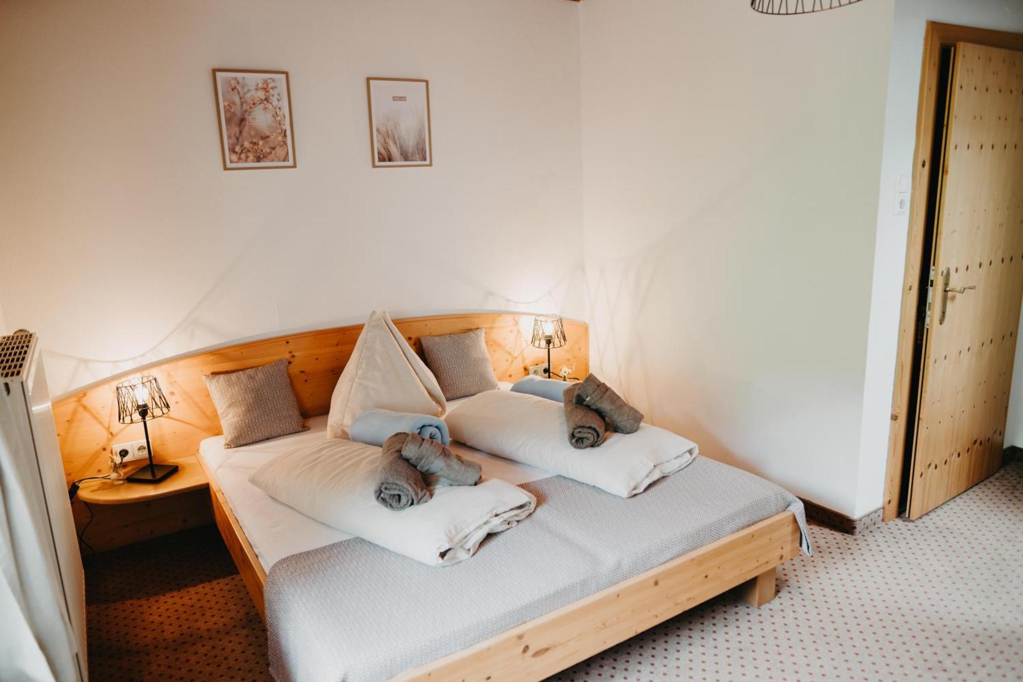 Gasthof Pension Perauer Lieserhofen Kültér fotó